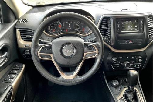 2017 Jeep Cherokee Sport