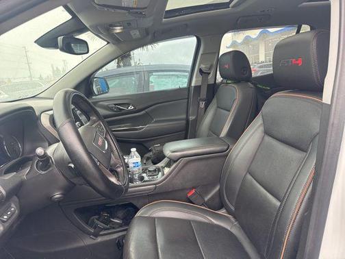 2021 GMC Acadia AWD AT4