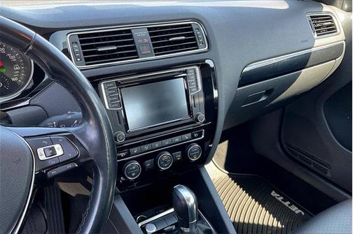 2017 Volkswagen Jetta 1.8T SEL