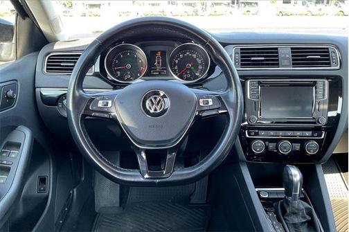 2017 Volkswagen Jetta 1.8T SEL