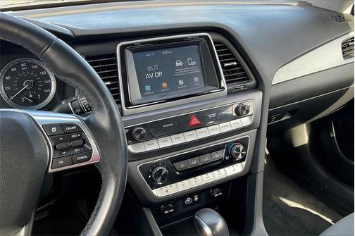 2018 Hyundai SONATA SEL
