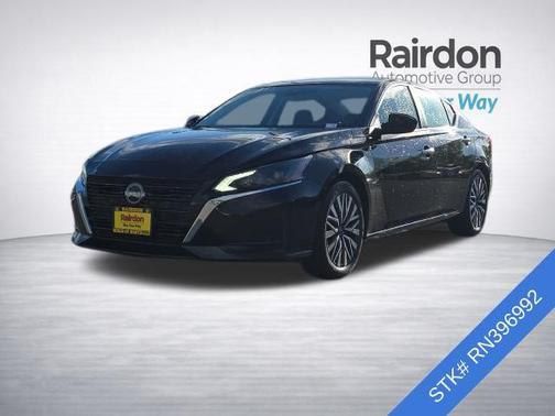 Super Black Clearcoat 2024 Nissan Altima 2.5 SV