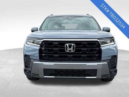 Sonic Gray Pearl 2026 Honda Pilot Touring 8-Passenger
