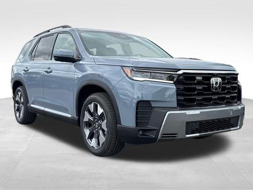 Sonic Gray Pearl 2026 Honda Pilot Touring 8-Passenger