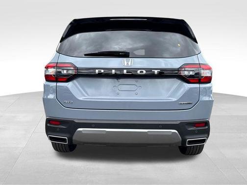 Sonic Gray Pearl 2026 Honda Pilot Touring 8-Passenger