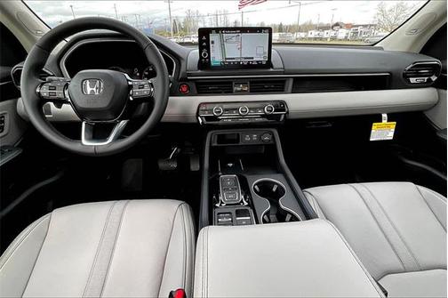2025 Honda Pilot Touring 8-Passenger