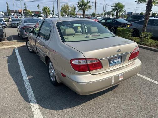 2000 INFINITI I30 Luxury