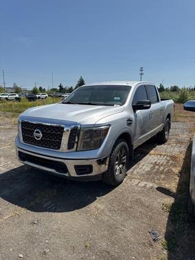 2017 Nissan Titan SV