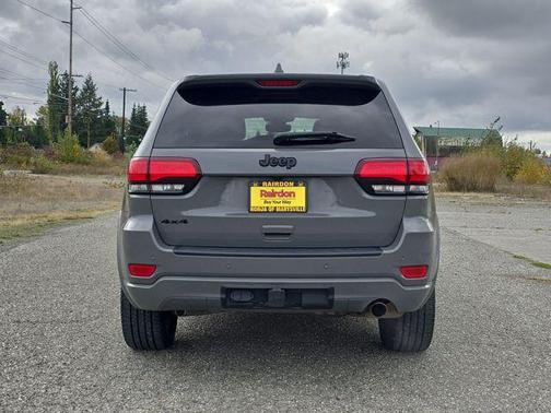 2022 Jeep Grand Cherokee Laredo