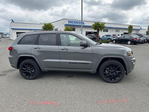 2022 Jeep Grand Cherokee Laredo