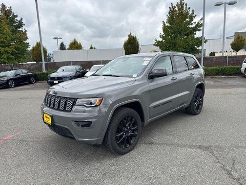 2022 Jeep Grand Cherokee Laredo