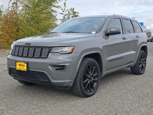 2022 Jeep Grand Cherokee Laredo