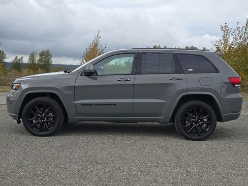 2022 Jeep Grand Cherokee Laredo