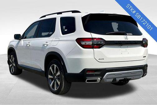 2025 Honda Pilot Touring 8-Passenger
