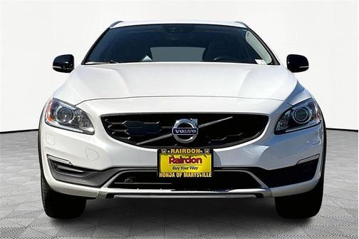 2017 Volvo V60 Cross Country T5 Platinum