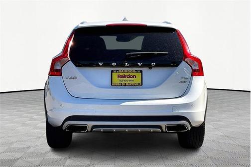 2017 Volvo V60 Cross Country T5 Platinum