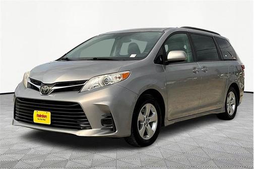 2018 Toyota Sienna LE