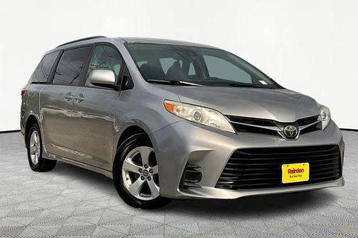 2018 Toyota Sienna LE