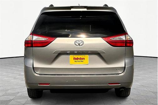 2018 Toyota Sienna LE