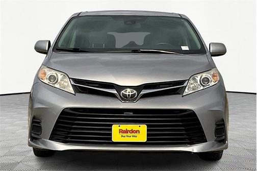 2018 Toyota Sienna LE