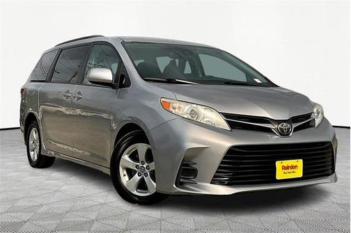 2018 Toyota Sienna LE