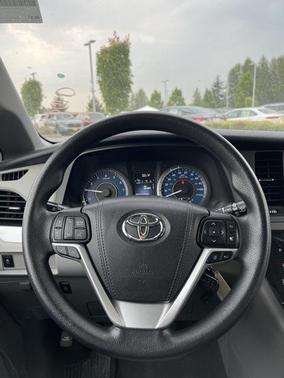 2018 Toyota Sienna LE
