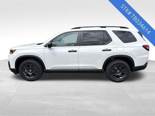 Platinum White Pearl 2026 Honda Pilot TrailSport