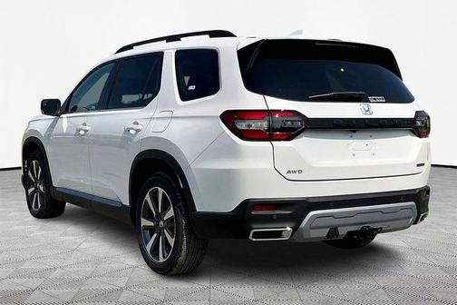 2025 Honda Pilot Touring 8-Passenger