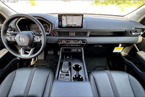2025 Honda Pilot Touring 8-Passenger