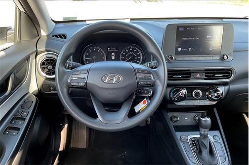 2022 Hyundai KONA SE