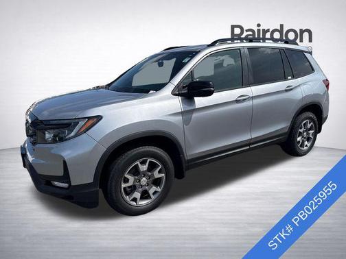 Lunar Silver Metallic 2023 Honda Passport AWD TrailSport