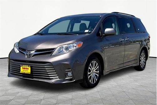 2018 Toyota Sienna XLE