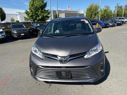 2018 Toyota Sienna XLE