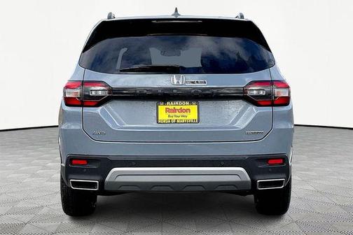 2025 Honda Pilot Touring 8-Passenger