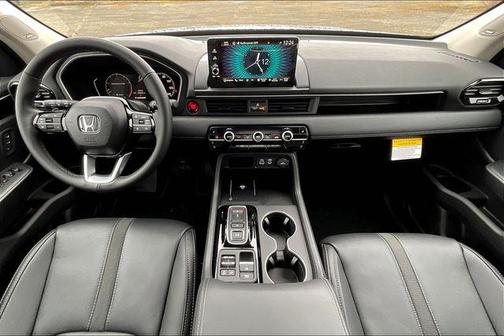 2025 Honda Pilot Touring 8-Passenger