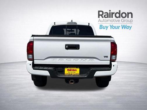Super White 2016 Toyota Tacoma TRD Sport