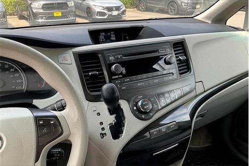 2013 Toyota Sienna LE