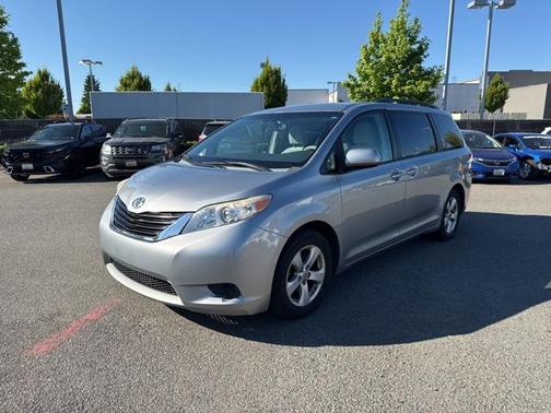2013 Toyota Sienna LE
