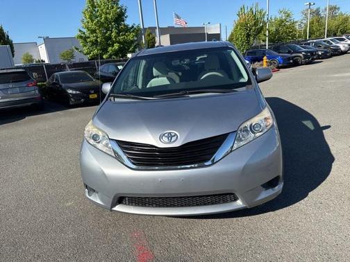 2013 Toyota Sienna LE