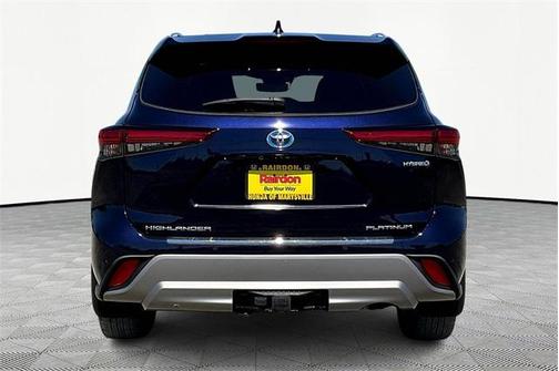 2022 Toyota Highlander Hybrid Platinum
