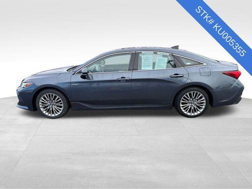2019 Toyota Avalon Hybrid Limited