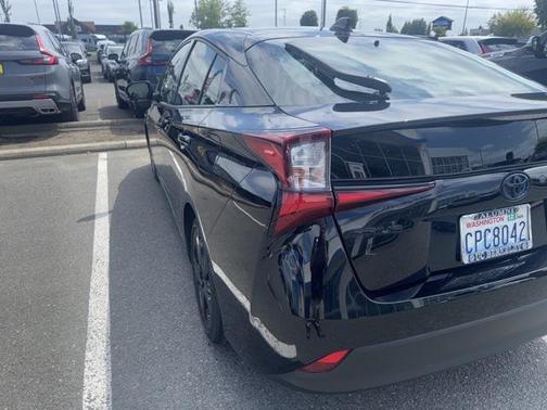 2022 Toyota Prius L