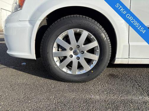 2016 Chrysler Town & Country Touring