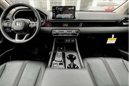 2025 Honda Pilot Touring 8-Passenger