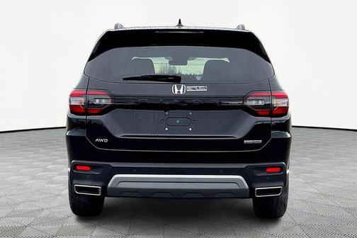 2025 Honda Pilot Touring 8-Passenger