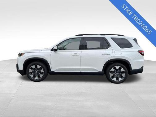 Platinum White Pearl 2026 Honda Pilot Touring 8-Passenger