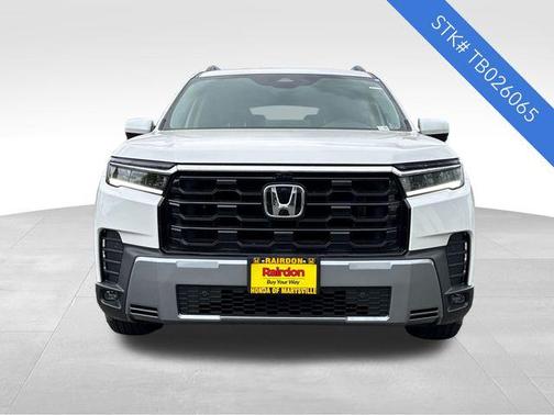 Platinum White Pearl 2026 Honda Pilot Touring 8-Passenger