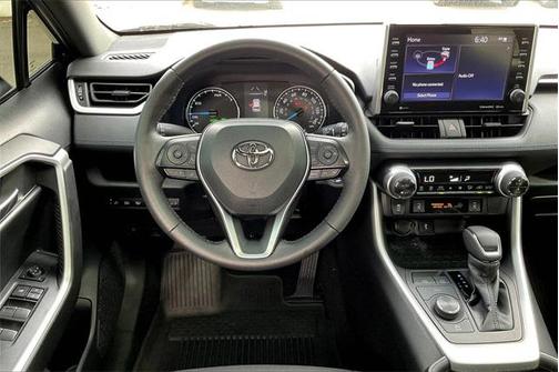 2022 Toyota RAV4 Hybrid SE