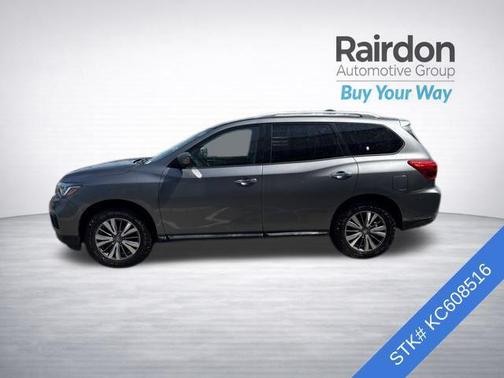 Gun Metallic 2019 Nissan Pathfinder SL