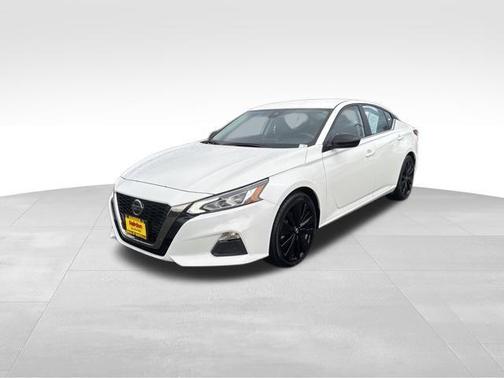 2022 Nissan Altima SR FWD